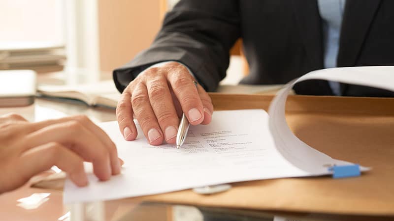 Tips para elegir el mejor servicio de factoring. ¿Cómo Elegir el Mejor Servicio de Factoring para tu Negocio en Perú? Analiza las Tarifas y Costos Ocultos del Servico de Factoring