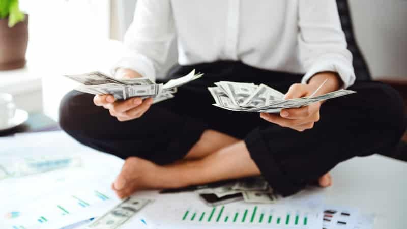 El pago de gratificación es un beneficio laboral que se realiza al trabajador de la empresa en Julio y Diciembre