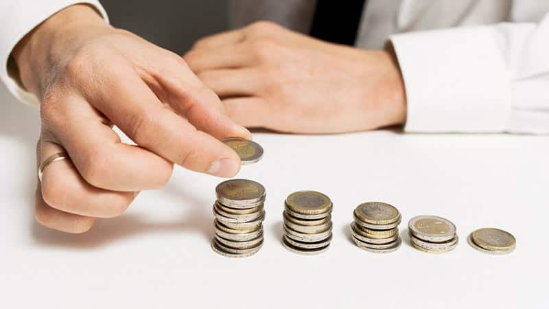 Consejos para invertir la gratificación es que realizar pequeñas inversiones pueden crecer significativamente con el tiempo.